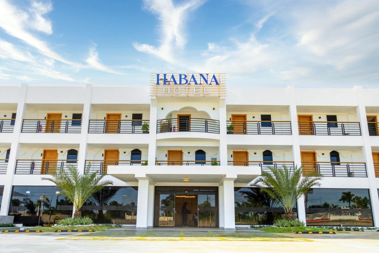 Habana Hotel Y Restaurante Higuey Luaran gambar